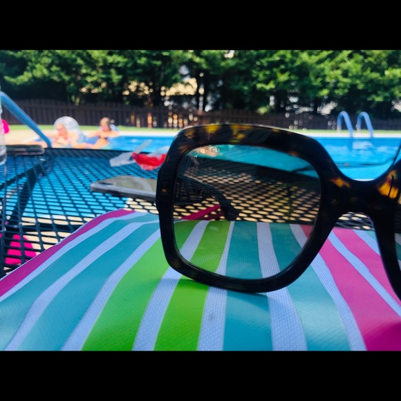 Gucci sunglasses main image 16